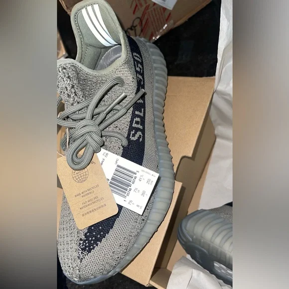 adidas Yeezy Boost 350 V2 Granite - Picture 2 of 10